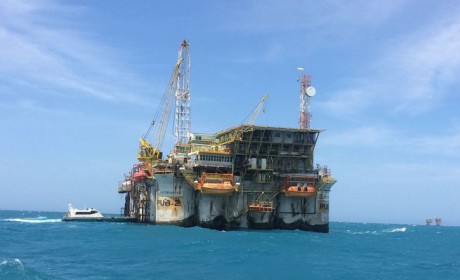 pag4_inox-e-petroleo-2_1-460x280